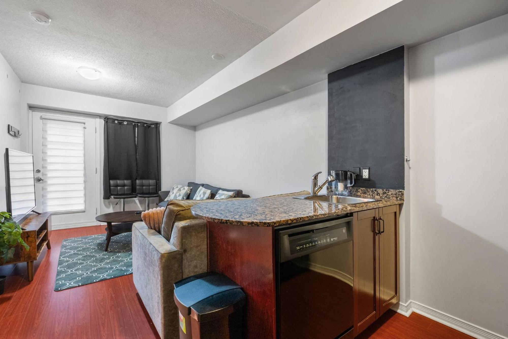 Liberty Village Townhouse Торонто Екстериор снимка